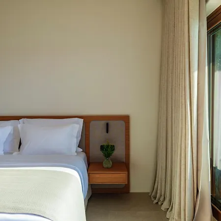 Petrablu Mykonos פטליה